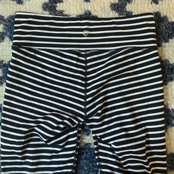 Athleta Stripes Chatarunga Crop Leggings | Size M - Picture 5 of 8